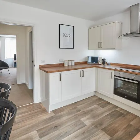 Host & - Chapel Row * Saltburn-by-the-Sea